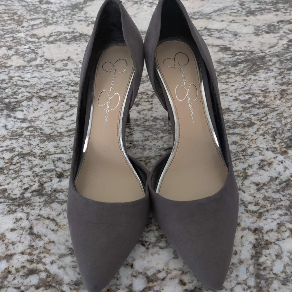 Jessica Simpson Gray Claudette Dorsay Pumps. Size 8